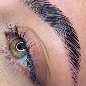 Laminado de cejas